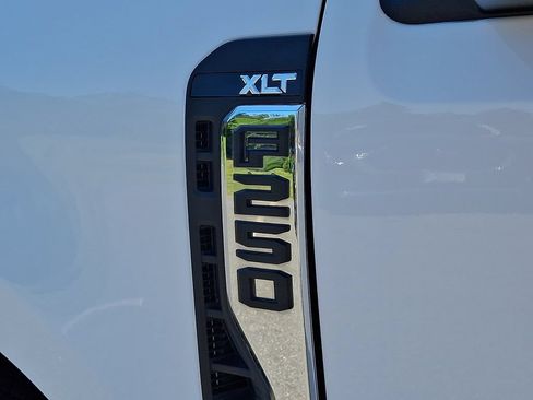 Used 2025 Ford F250 XLT AWD/4WD image 30