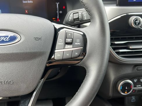 Certified 2023 Ford Escape Active AWD/4WD image 18