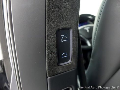 Used 2020 Tesla Model X Long Range image 37