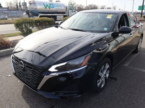 Certified 2025 Nissan Altima 2.5 S image 9