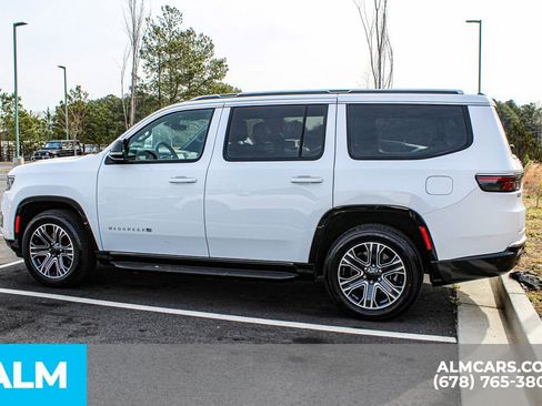 Used 2024 Jeep Wagoneer Series II w/ Flexible Seating Group image 7