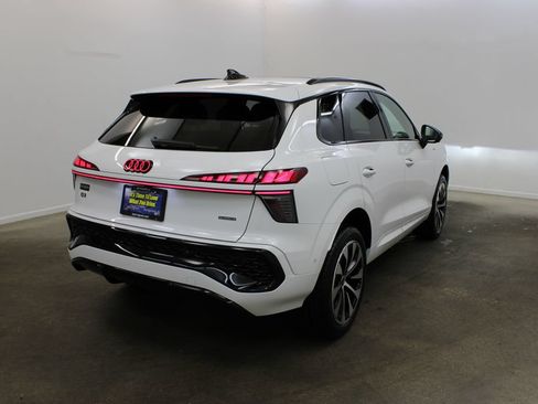 New 2026 Audi Q3 quattro 2.0T AWD/4WD image 5