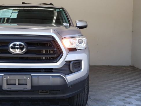 Used 2021 Toyota Tacoma SR AWD/4WD image 5