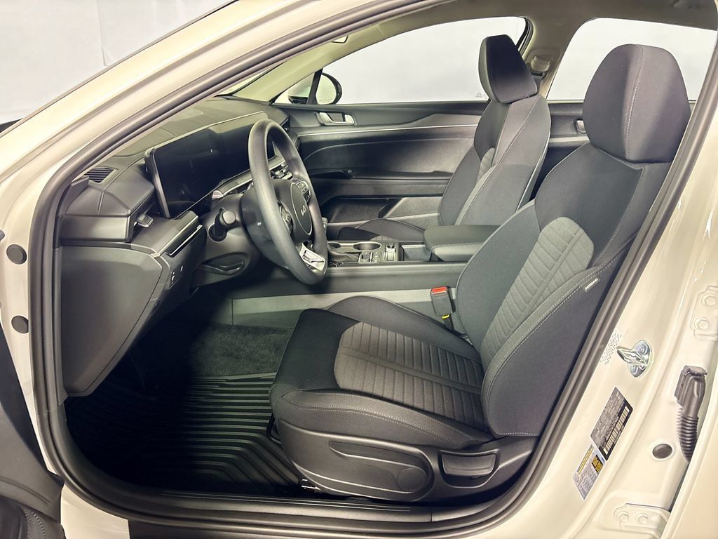 New 2026 Kia K5 LXS FWD image 11