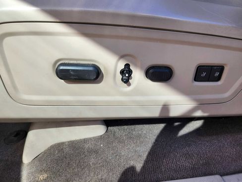 Used 2012 Lincoln Navigator 4WD image 8