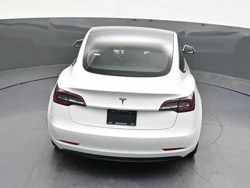 Used 2022 Tesla Model 3 Standard Range RWD image 17