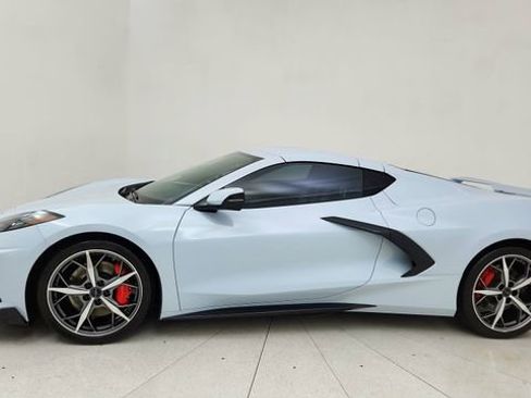 Used 2022 Chevrolet Corvette Stingray Preferred Cpe w/ Z51 Performance Package image 3