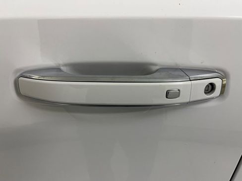 Used 2023 Chevrolet Suburban Premier image 42