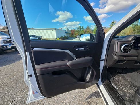 New 2025 Chevrolet Colorado Z71 w/ Technology Package image 59