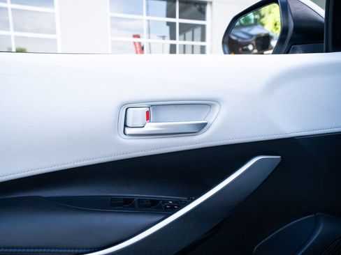 Used 2020 Toyota Corolla SE FWD image 25