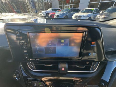 Used 2018 Toyota C-HR XLE image 18