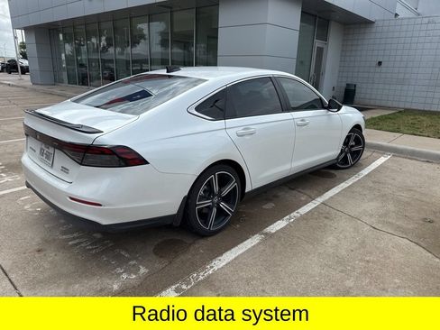 Used 2024 Honda Accord Sport image 11