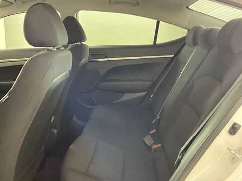Used 2019 Hyundai Elantra SE w/ Cargo Package FWD image 16