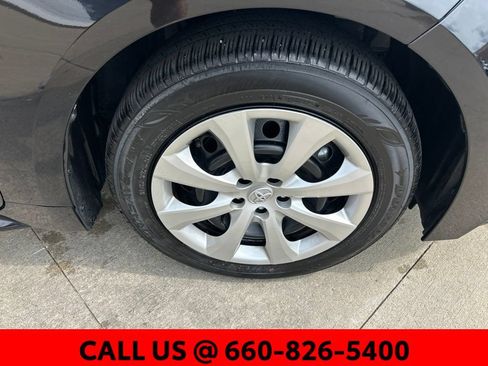 Used 2026 Toyota Corolla LE FWD image 6