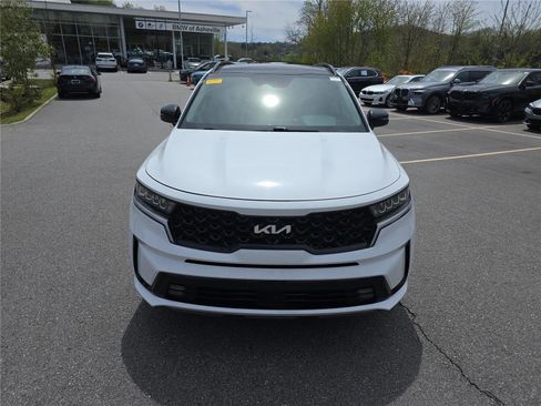 Used 2022 Kia Sorento EX w/ Panoramic Sunroof Package FWD image 8