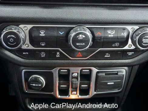 Used 2025 Jeep Gladiator Sport image 14