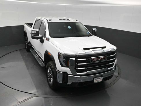 Used 2024 GMC Sierra 3500 SLT w/ SLT Premium Package image 11
