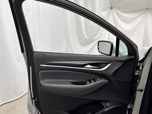 Used 2021 Buick Enclave Essence FWD image 11