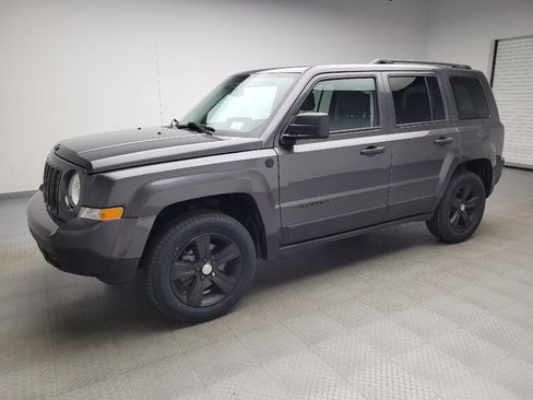 Used 2017 Jeep Patriot High Altitude AWD/4WD image 2