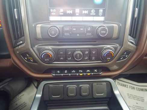 Used 2018 Chevrolet Silverado 1500 High Country image 27