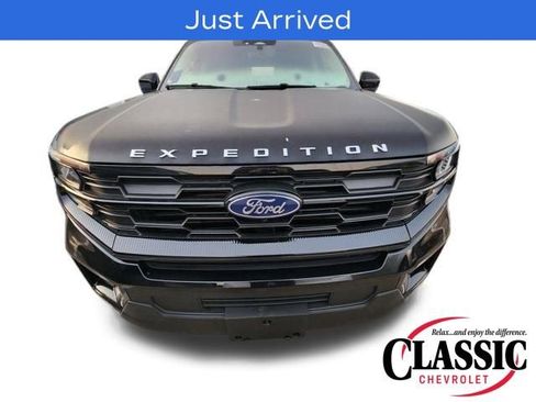 Used 2025 Ford Expedition Max Active image 3