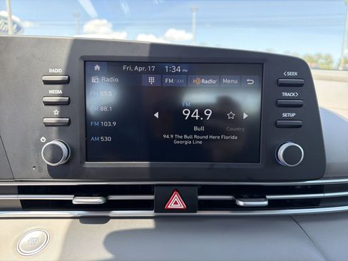 Used 2025 Hyundai Elantra Sport FWD image 6