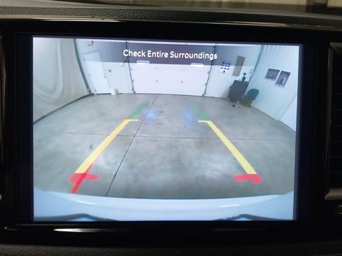Used 2024 Chrysler Pacifica Touring-L w/ Uconnect Theater Family Group FWD image 36