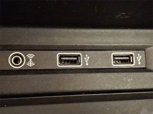 Used 2018 Volkswagen Tiguan SEL image 24