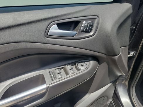 Used 2017 Ford Escape Titanium w/ Equipment Group 301A AWD/4WD image 15