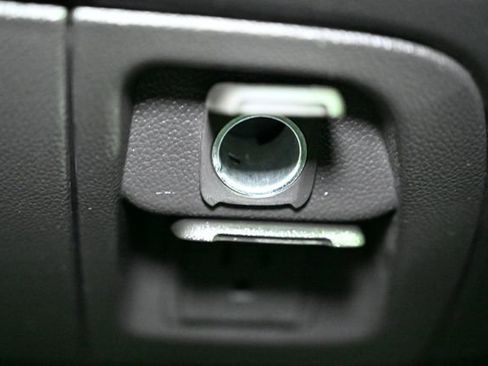 Used 2018 Chevrolet Silverado 1500 LT w/ LT Eassist Package image 29