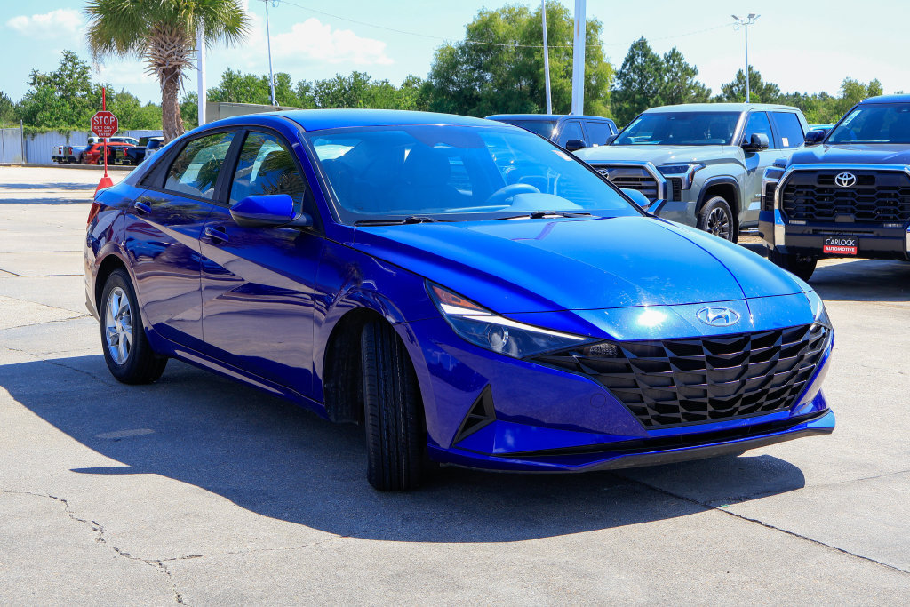 Used 2023 Hyundai Elantra SE w/ Cargo Package FWD image 24