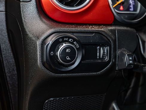 Used 2023 Jeep Gladiator Rubicon w/ LED Lighting Group AWD/4WD image 15