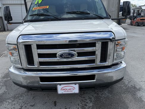 Used 2019 Ford E-450 and Econoline 450 Super Duty w/ Motorhome Prep Package RWD image 40