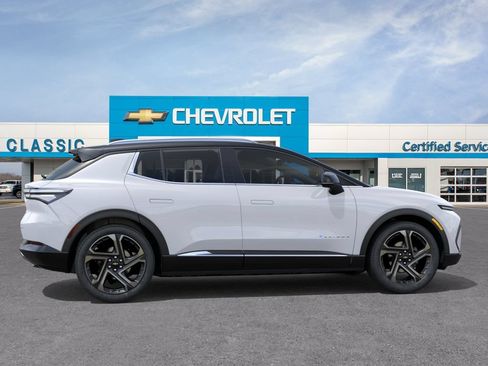 New 2026 Chevrolet Equinox EV LT w/ Convenience Package II AWD/4WD image 7