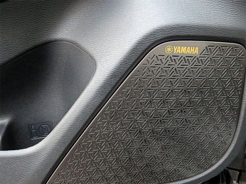 New 2026 Mitsubishi Outlander SE image 15