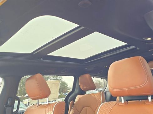 New 2026 Chrysler Pacifica Pinnacle w/ Trailer Tow Group image 11