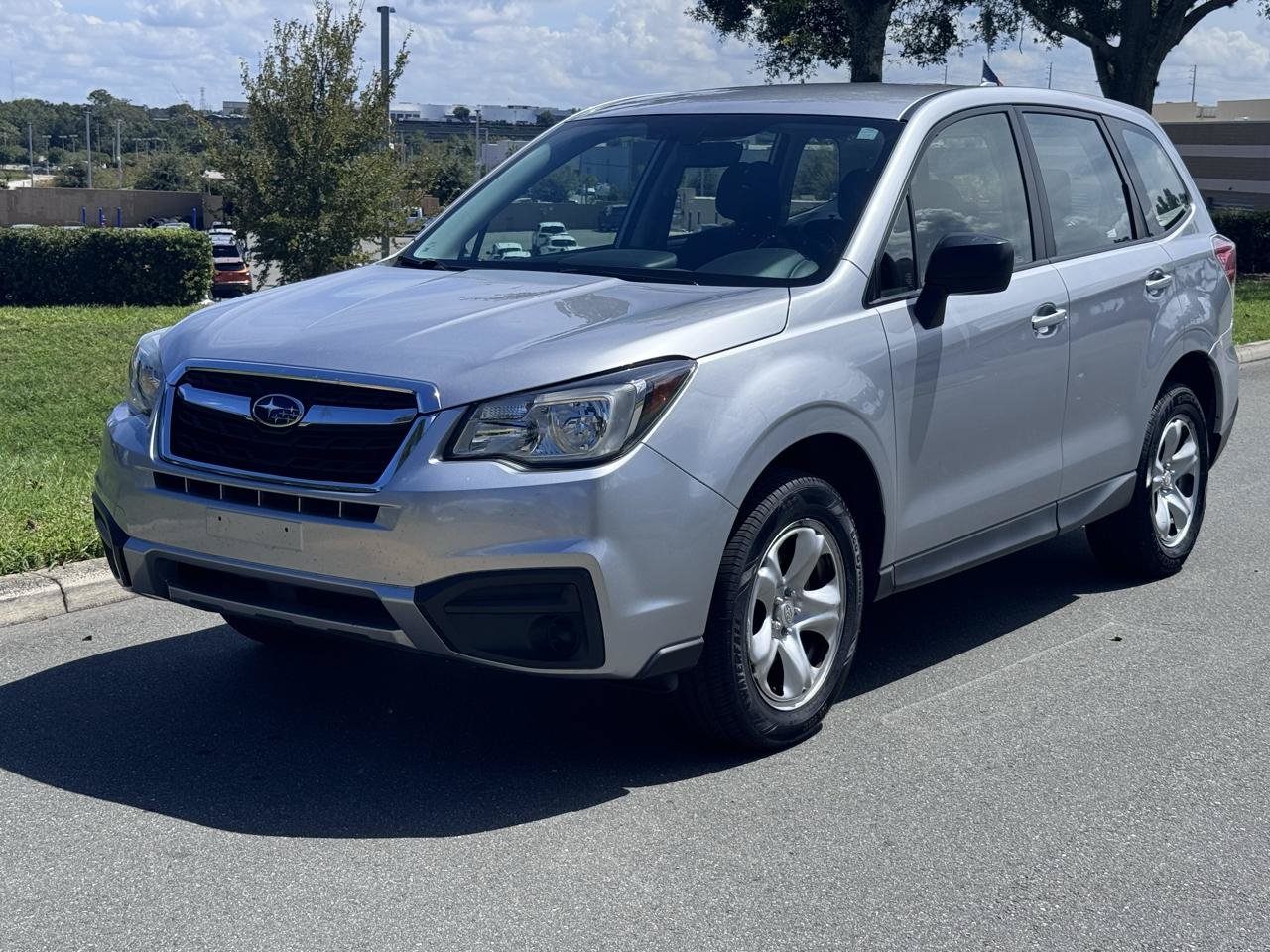 Used 2017 Subaru Forester 2.5i w/ Popular Package #2A AWD/4WD image 2