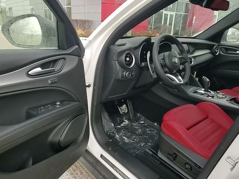 New 2025 Alfa Romeo Stelvio Sprint image 23