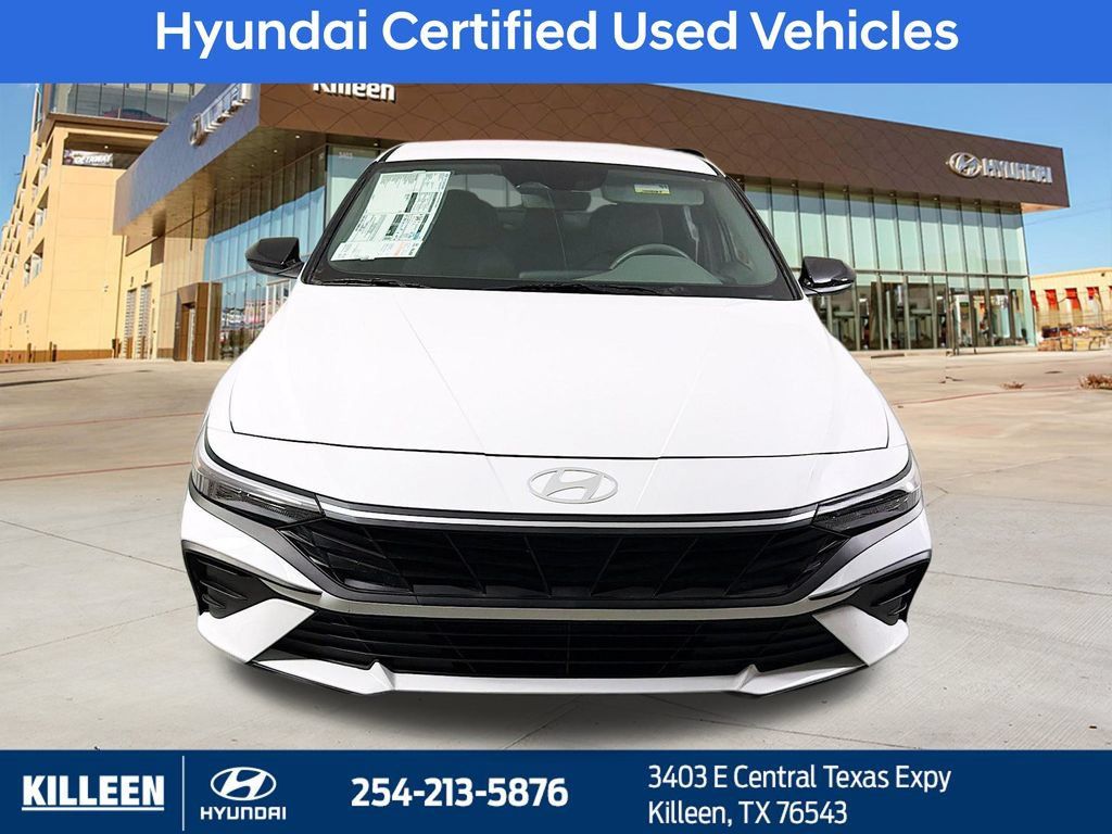 Used 2025 Hyundai Elantra Sport FWD image 2