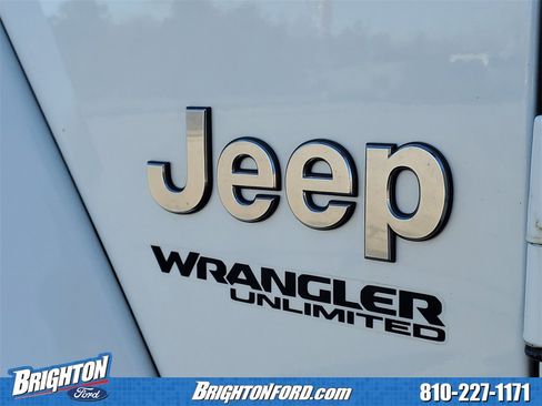 Used 2021 Jeep Wrangler Unlimited Sahara image 5