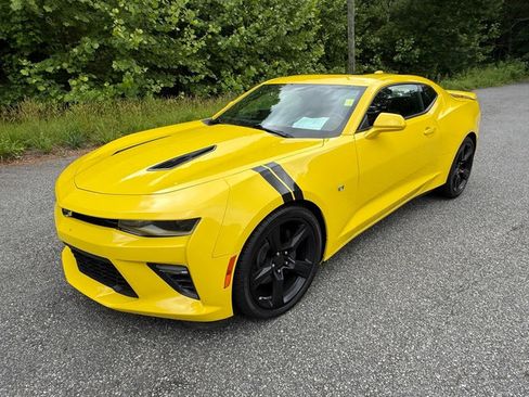 Used 2017 Chevrolet Camaro SS RWD image 2