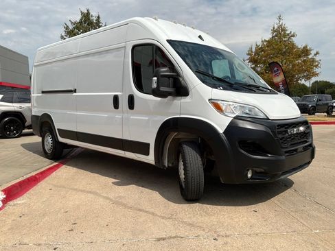 Used 2026 RAM ProMaster 2500 w/ Convenience Group FWD image 4