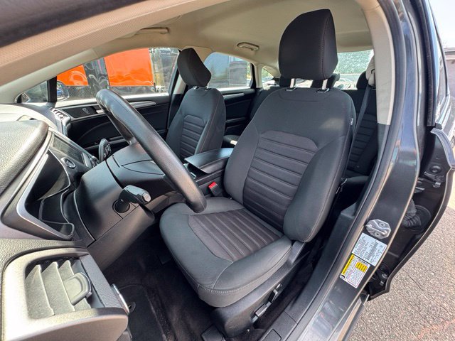 Used 2020 Ford Fusion SE FWD image 9