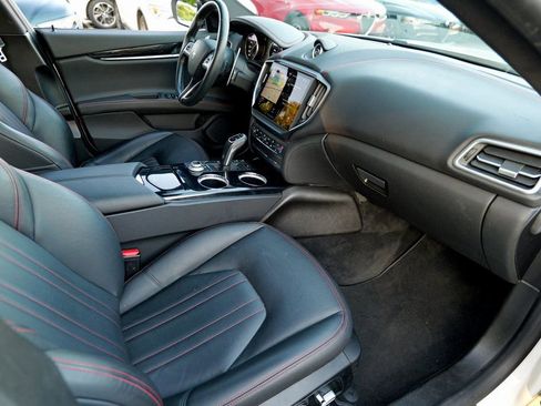 Used 2022 Maserati Ghibli Modena Q4 image 33