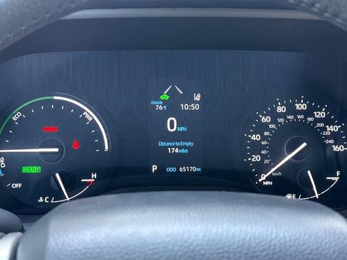 Certified 2024 Toyota Sienna XLE FWD image 24