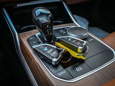 Used 2019 BMW 330i xDrive Sedan w/ Premium Package image 10