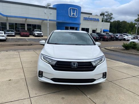 Used 2024 Honda Odyssey EX-L image 3