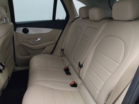 Used 2019 Mercedes-Benz GLC 300 image 18