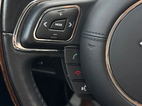 Used 2016 Jaguar XJ R-Sport RWD image 28