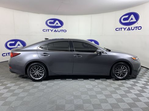Used 2018 Lexus ES 350 w/ Navigation System Package FWD image 2
